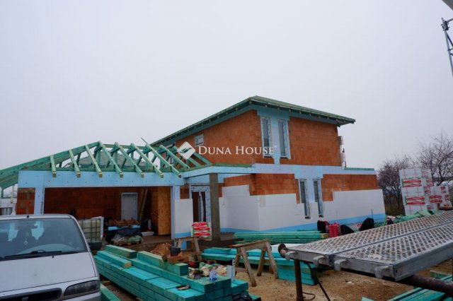 Eladó családi ház, Székesfehérvárott 170 M Ft, 5 szobás