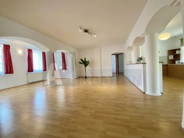 Eladó családi ház, Zsombón 79.87 M Ft, 4 szobás