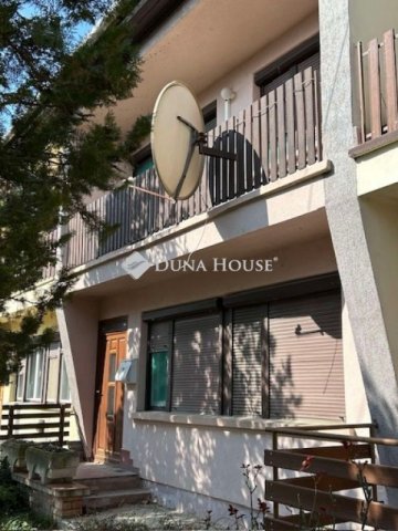 Eladó téglalakás, Mezőtúron 39.7 M Ft, 4 szobás