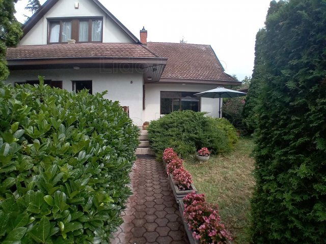 Eladó családi ház, Siófokon 250 M Ft, 6 szobás