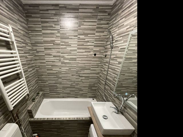 Eladó panellakás, Tiszaújvárosban 23 M Ft, 1+1 szobás