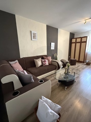 Eladó téglalakás, Szolnokon 32 M Ft, 2 szobás