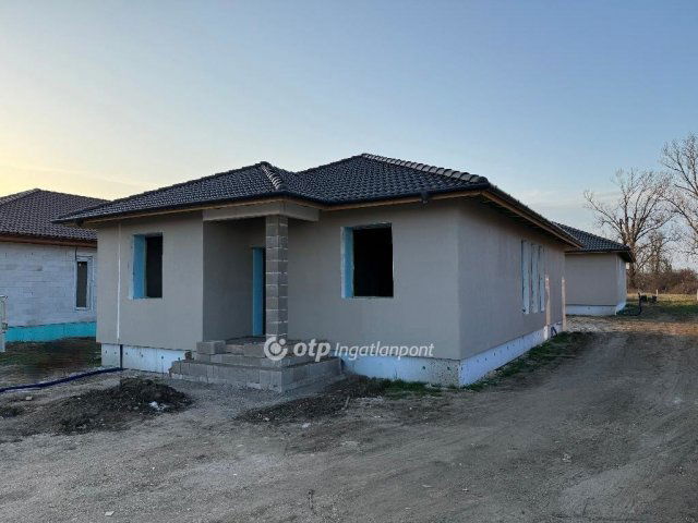 Eladó családi ház, Miskolcon 89.9 M Ft, 4 szobás