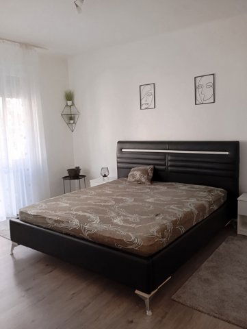 Kiadó téglalakás, albérlet, Pécsett 130 E Ft / hó, 1 szobás