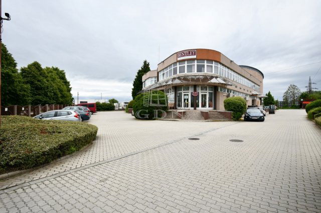 Kiadó iroda, Székesfehérvárott 555 E Ft / hó