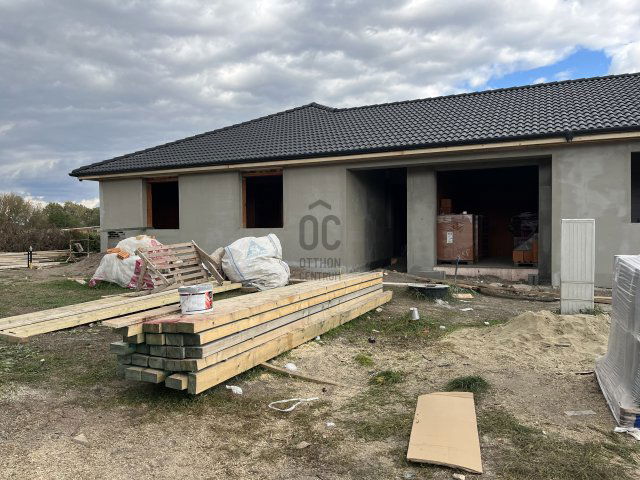 Eladó ikerház, Debrecenben 79 M Ft, 4 szobás