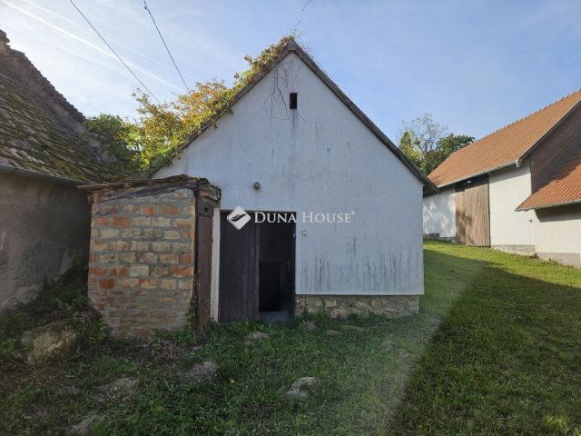 Eladó családi ház, Bakonyszentlászlón 35 M Ft, 3 szobás