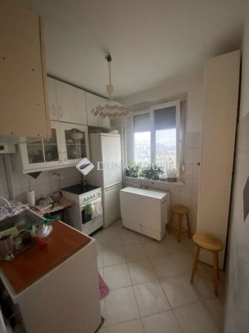 Eladó panellakás, Szegeden, Kereszttöltés utcában 50 M Ft