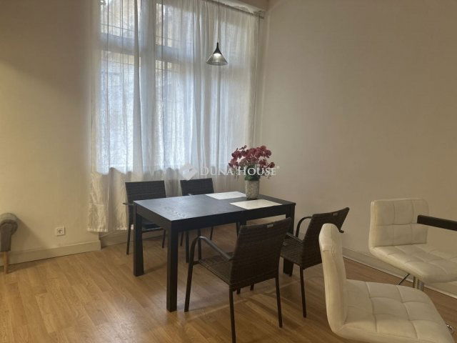 Eladó téglalakás, Budapesten, VI. kerületben 164 M Ft, 4 szobás