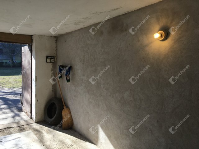 Eladó garázs, Szegeden 10.5 M Ft / költözzbe.hu