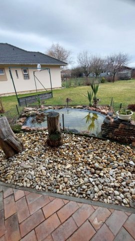 Eladó családi ház, Héderváron 119.9 M Ft, 6+2 szobás