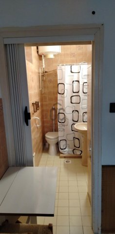 Kiadó családi ház, albérlet, Veszprémben 120 E Ft / hó