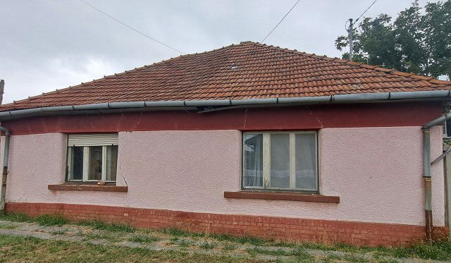Eladó családi ház, Gyulán 16 M Ft, 3 szobás