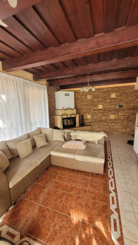 Eladó családi ház, Kecskéden 154.9 M Ft, 5 szobás