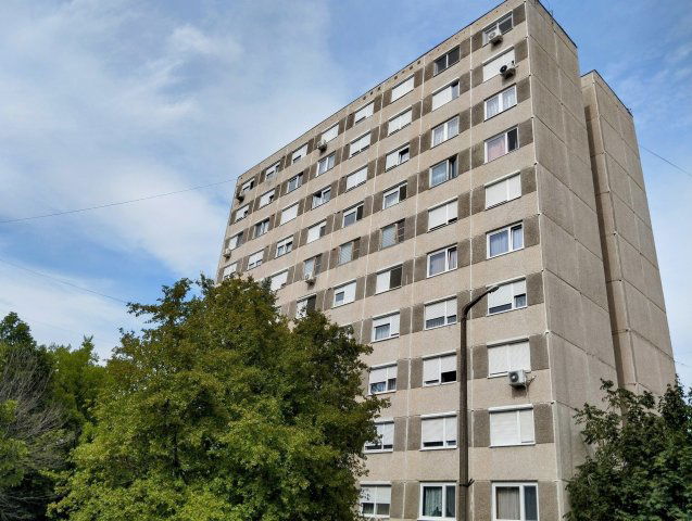 Eladó panellakás, Veszprémben, Stromfeld Aurél utcában 31 M Ft