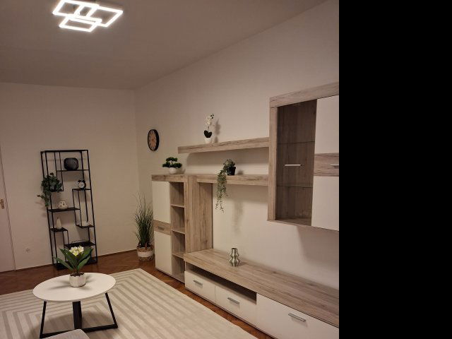 Eladó panellakás, Pécsett, Váci Mihály utcában 55.9 M Ft