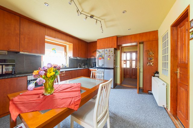 Eladó családi ház, Üllőn 150 M Ft, 5 szobás