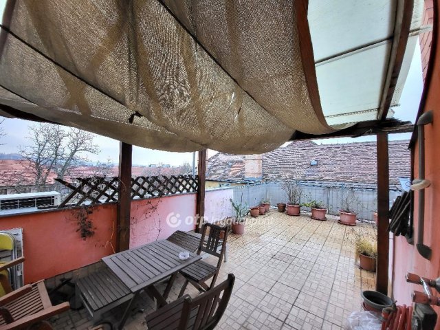 Eladó téglalakás, Budapesten, II. kerületben 180 M Ft