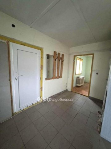 Eladó családi ház, Ráckeresztúron 25.9 M Ft, 1 szobás