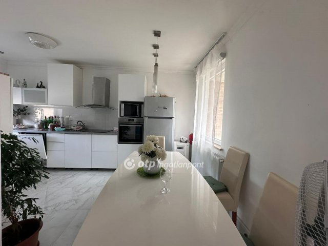 Eladó családi ház, Taksonyon 68.9 M Ft, 2 szobás