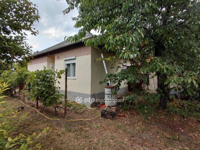 Eladó családi ház, Csányon 22 M Ft, 2+1 szobás