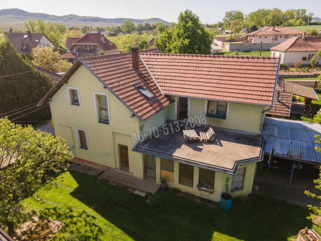 Eladó családi ház, Nagyorosziban 41.5 M Ft, 8 szobás