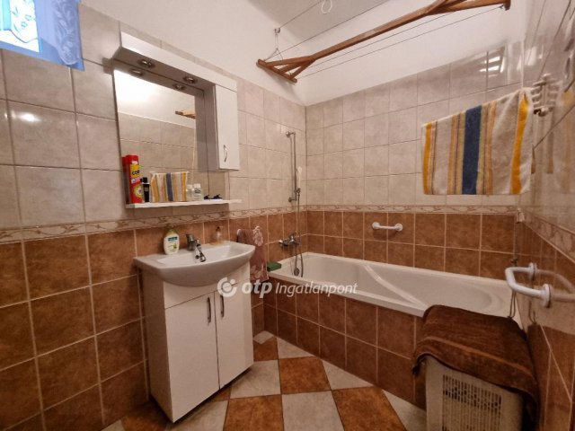 Eladó családi ház, Somlószőlősön 23.9 M Ft, 2 szobás