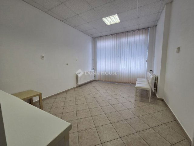 Eladó iroda, Szegeden 65 M Ft / költözzbe.hu