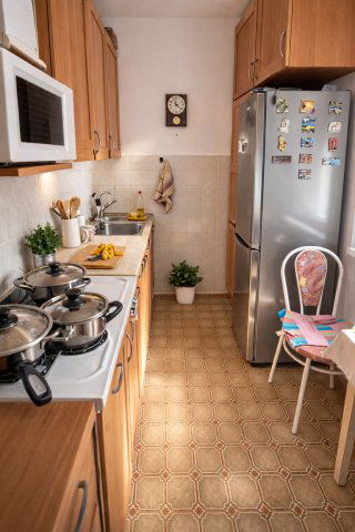 Eladó panellakás, Székesfehérvárott 49.9 M Ft, 1+2 szobás