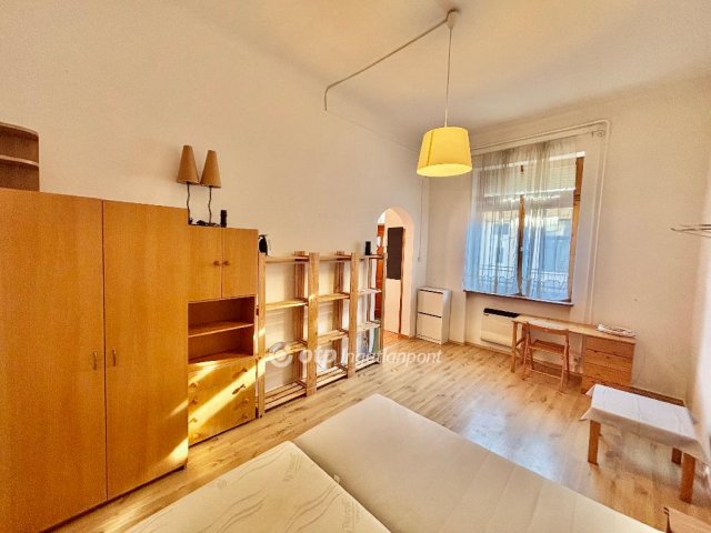 Eladó téglalakás, Budapesten, VII. kerületben 44 M Ft, 1 szobás