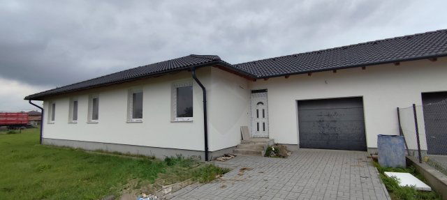 Eladó családi ház, Szigetcsépen 91.9 M Ft, 5 szobás