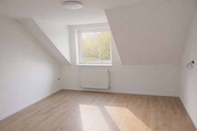 Eladó családi ház, Majosházán 85 M Ft, 6 szobás