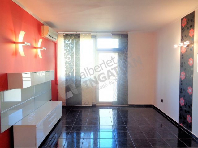 Kiadó panellakás, albérlet, X. kerületben, Halom utcában