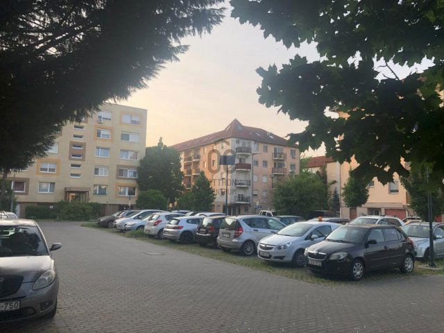 Eladó téglalakás, Budapesten, XV. kerületben 59.8 M Ft, 4 szobás