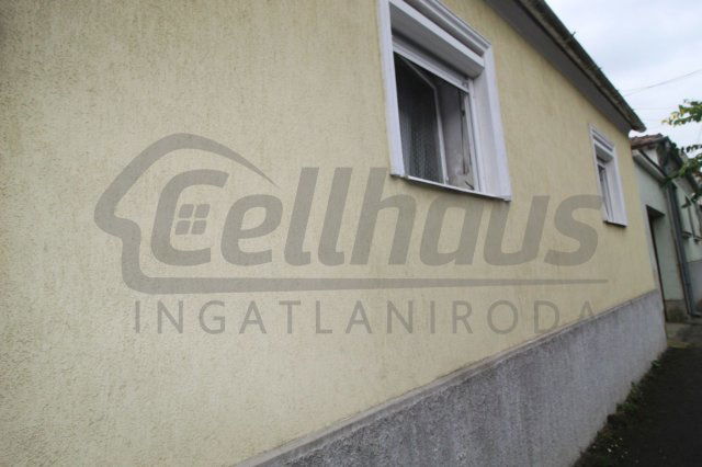 Eladó családi ház, Celldömölkön 25 M Ft, 3 szobás