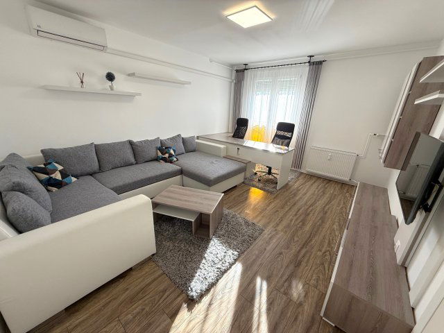 Eladó panellakás, Pécsett, Páfrány utcában 54.9 M Ft, 2 szobás