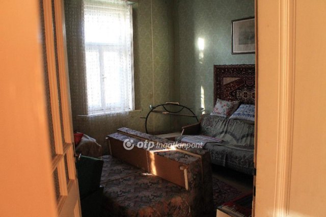 Eladó családi ház, Jászapátiban 18 M Ft, 2 szobás