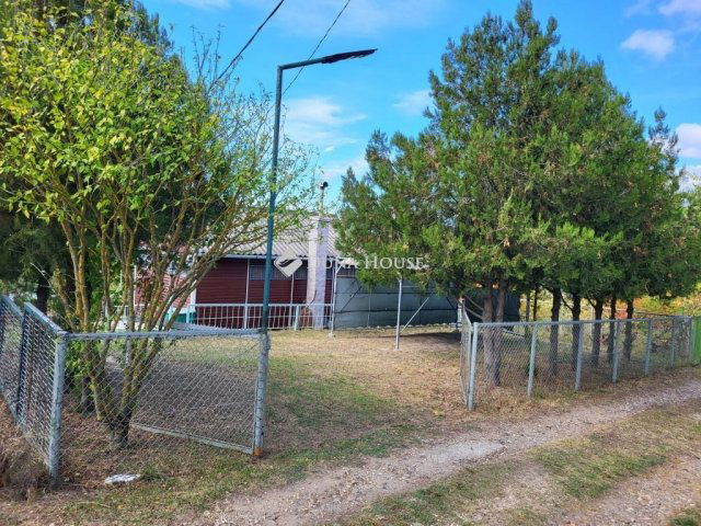 Eladó nyaraló, Adonyban 26 M Ft, 2 szobás / költözzbe.hu