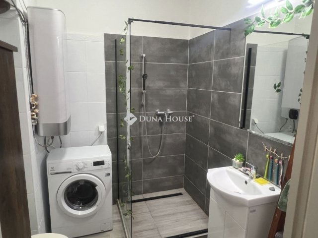 Eladó téglalakás, Székesfehérvárott 71.9 M Ft, 3 szobás