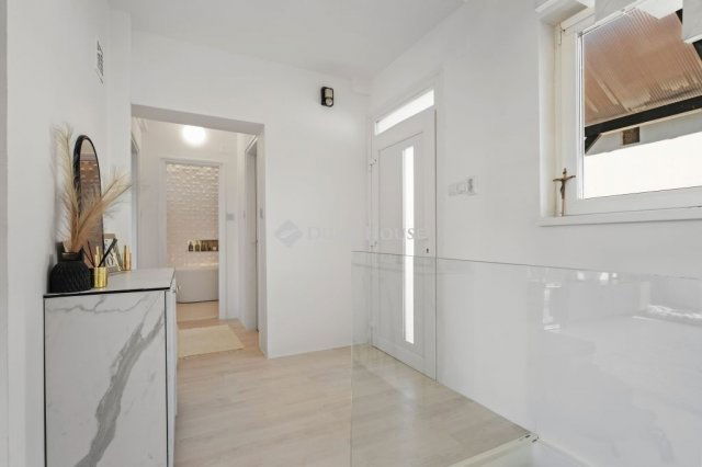 Eladó családi ház, Kozármislenyen 174.9 M Ft, 5 szobás