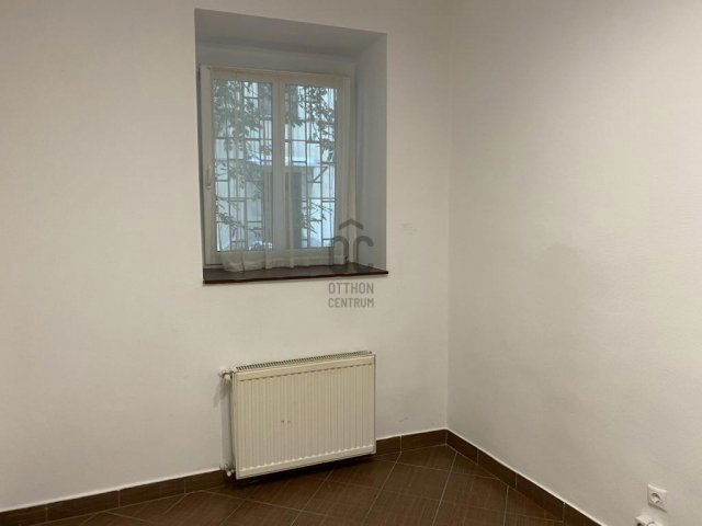 Eladó téglalakás, Budapesten, VI. kerületben 135 M Ft, 4 szobás