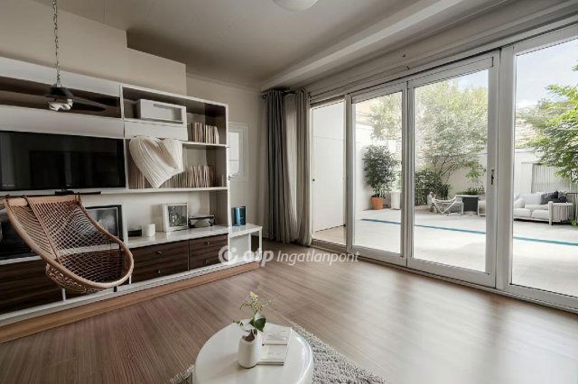 Eladó ikerház, Kápolnásnyéken 118.6 M Ft, 5 szobás