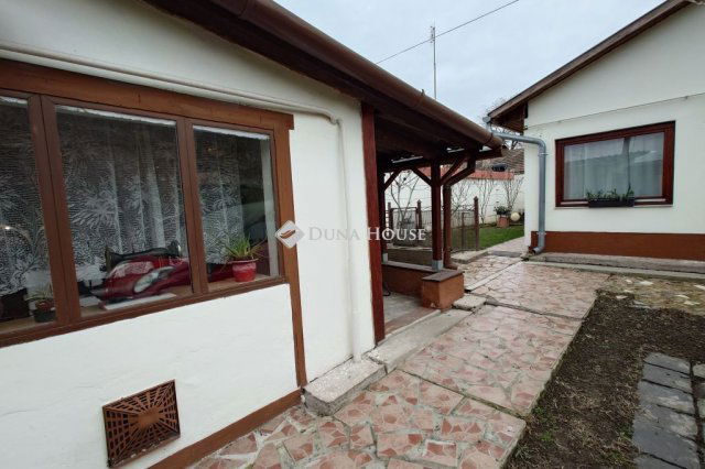 Eladó családi ház, Kecskeméten 34.999 M Ft, 2 szobás