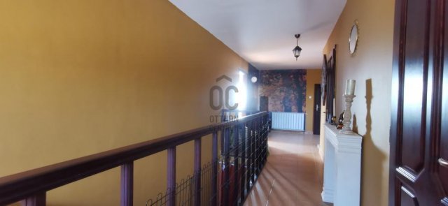 Eladó családi ház, Taksonyon 154.9 M Ft, 9 szobás