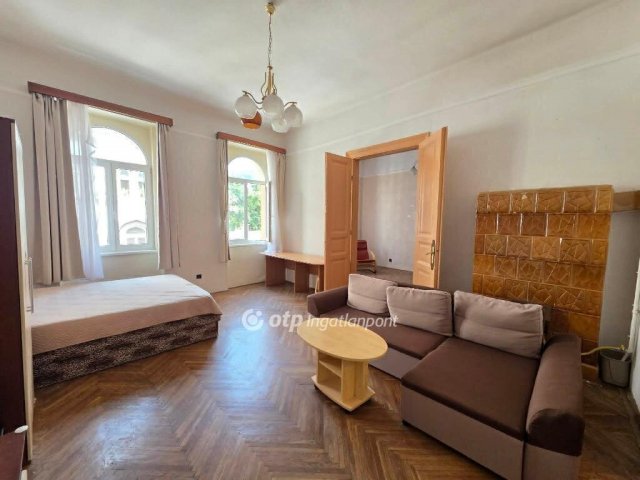 Eladó téglalakás, Budapesten, VI. kerületben 98 M Ft, 2 szobás