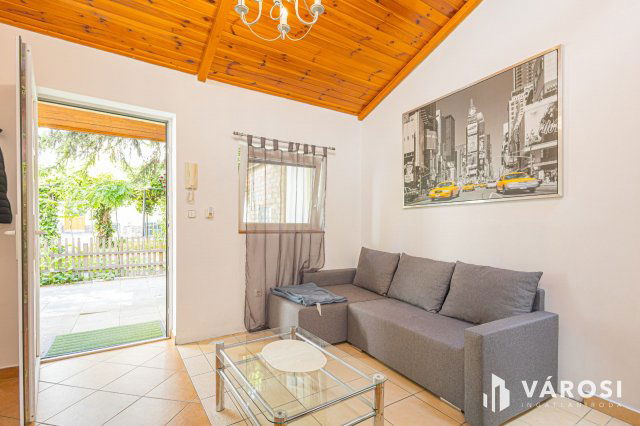 Eladó téglalakás, Szegeden 39.9 M Ft, 2 szobás