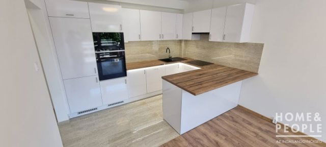 Eladó téglalakás, Szegeden 56.99 M Ft, 2+1 szobás