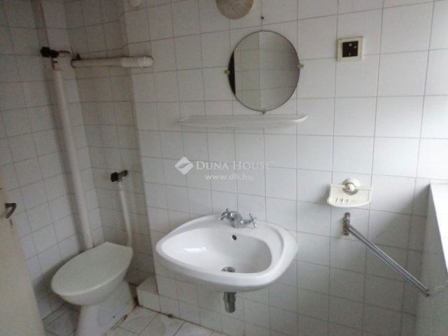 Eladó családi ház, Budapesten, XVIII. kerületben 109 M Ft