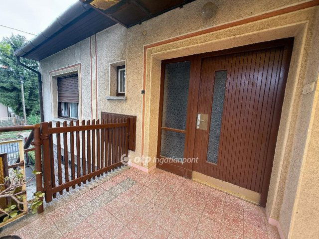 Eladó családi ház, Geresdlakon 44.9 M Ft, 4+1 szobás