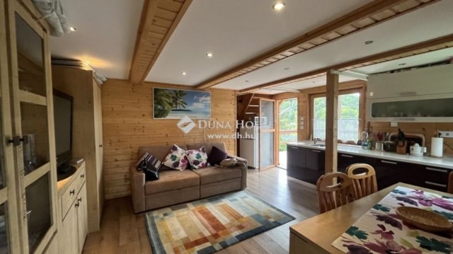 Eladó családi ház, Szentendrén 96.25 M Ft, 2 szobás